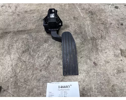 PACCAR D21-6034-300 Fuel Pedal Assembly