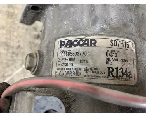 PACCAR F69-1018 Air Conditioner Compressor