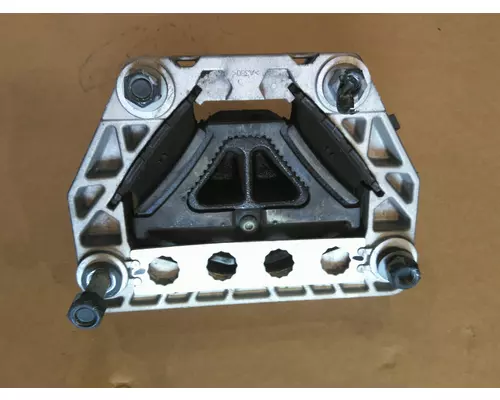 PACCAR MX-11 ENGINE MOUNTS, ENGINE (REAR)