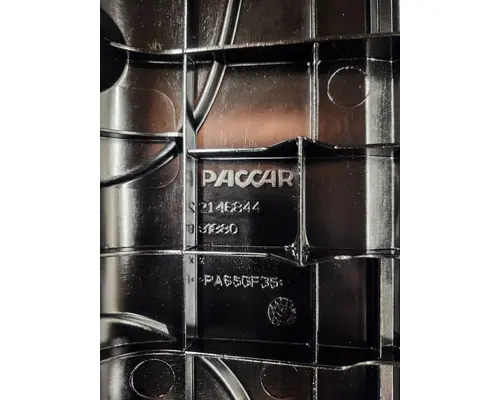PACCAR MX-11 Valve Coverengine cover