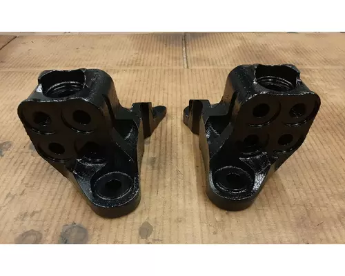 PACCAR MX-13 ENGINE MOUNTS, ENGINE (REAR)