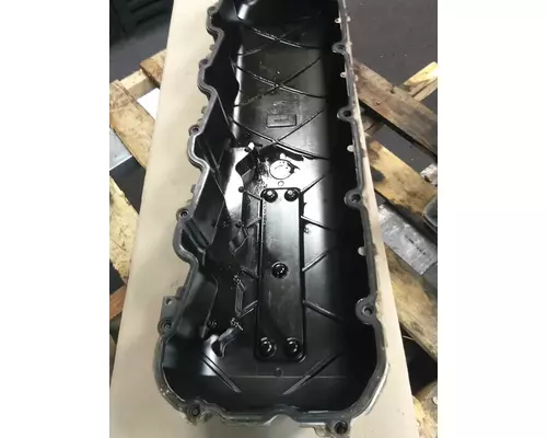 PACCAR MX-13 VALVE COVER