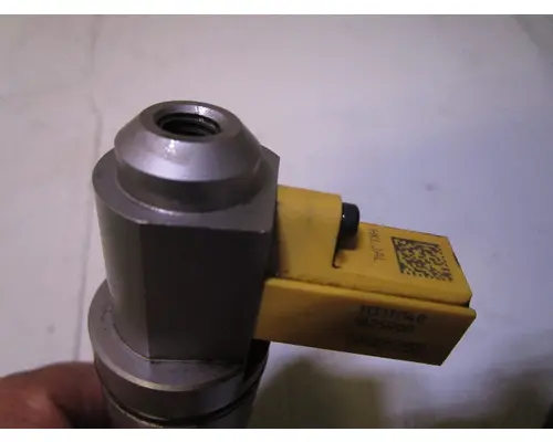 PACCAR MX13_1825900 Fuel Injector