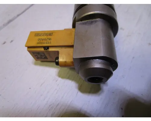 PACCAR MX13_1825900 Fuel Injector