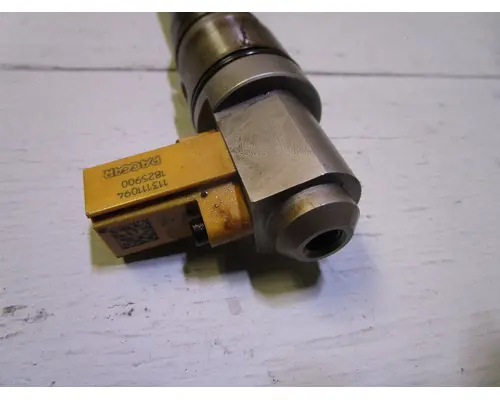 PACCAR MX13_1825900 Fuel Injector