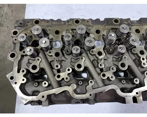 PACCAR MX13 Cylinder Head
