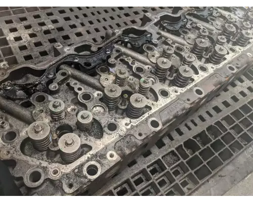 PACCAR MX13 Cylinder Head