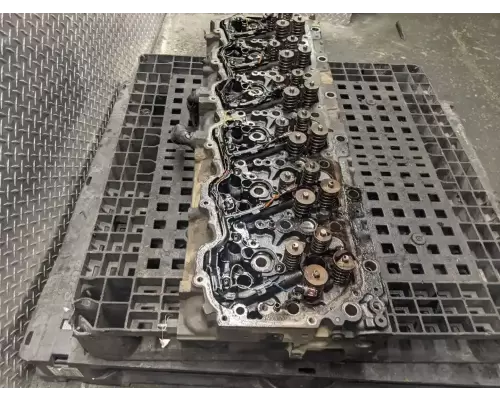 PACCAR MX13 Cylinder Head