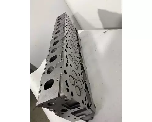 PACCAR MX13 Engine Cylinder Head