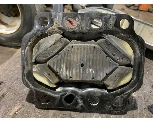 PACCAR MX13 Engine Mounts