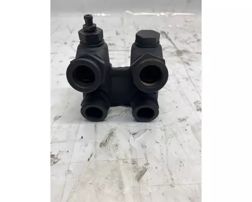 PACCAR MX13 Engine Oil & Fuel Manifold