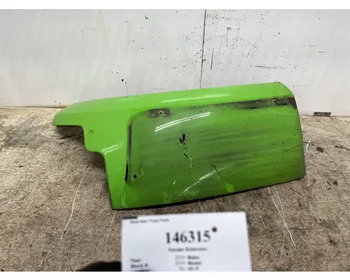 PACCAR N35-1070R Fender Extension