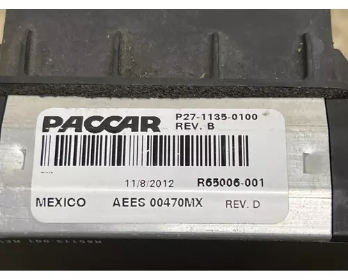PACCAR P27-1135-0100 Fuse Box