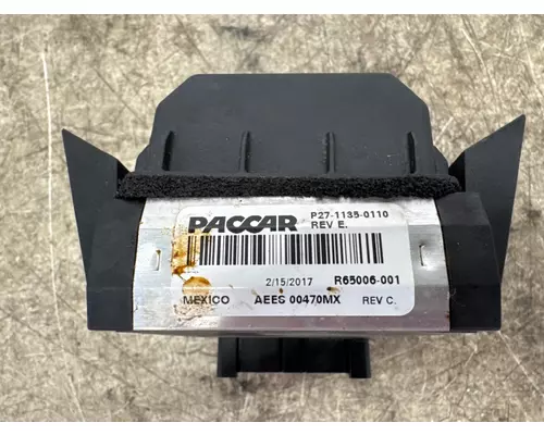 PACCAR P27-1135-0110 Fuse Box
