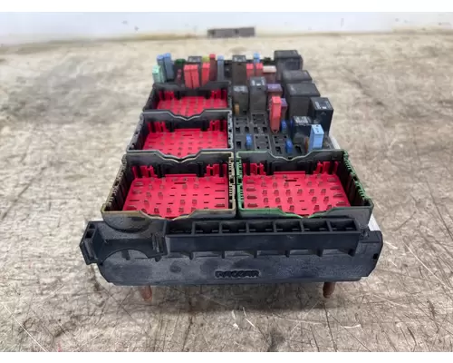 PACCAR P27-1147-0100 Fuse Box