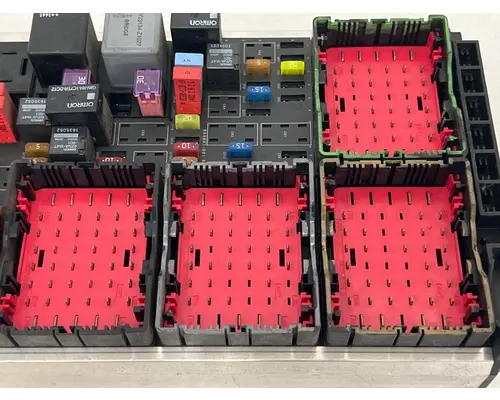 PACCAR P27-1147-0200 Fuse Box