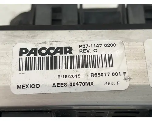 PACCAR P27-1147-0200 Fuse Box