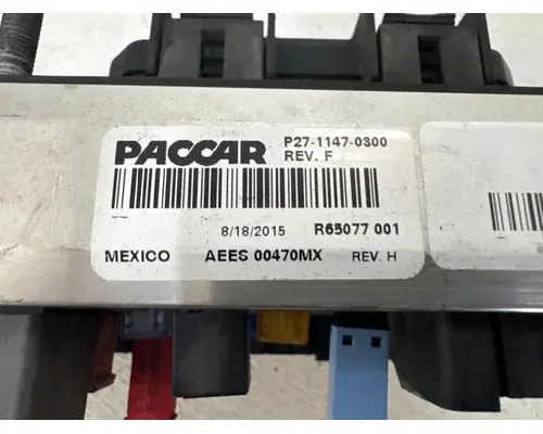 PACCAR P27-1147-0300 Fuse Box