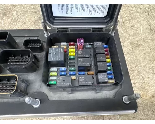 PACCAR P27-1297-0101 Fuse Box