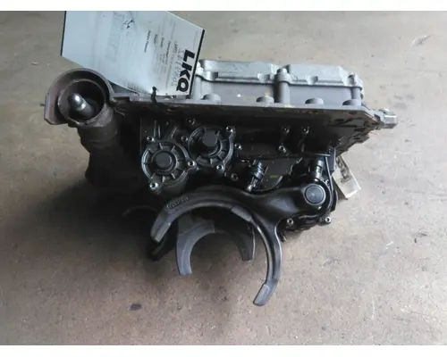 PACCAR PO-16F112C TRANSMISSION SHIFT COVER