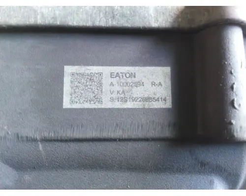 PACCAR PO-17F112C TRANSMISSION SHIFT COVER