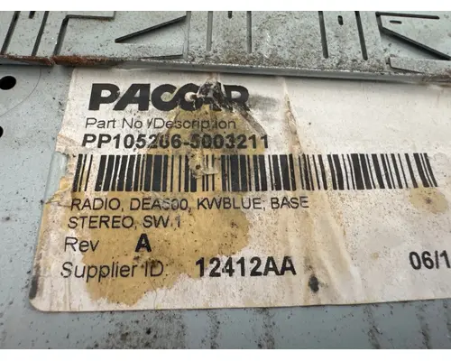 PACCAR PP105266-5403211 Radio