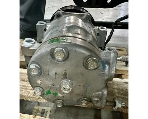 PACCAR PX-9 Air Conditioner Compressor
