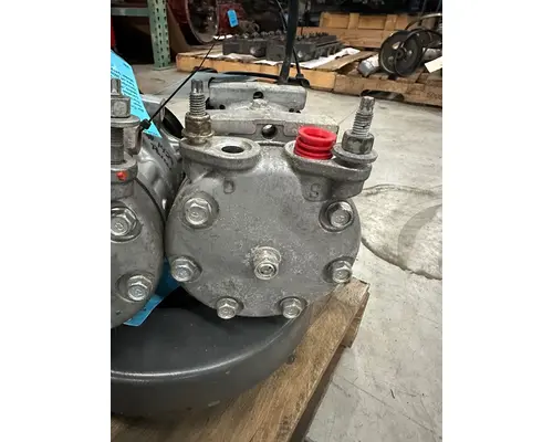 PACCAR PX-9 Air Conditioner Compressor