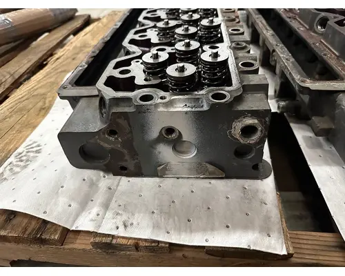 PACCAR PX-9 Cylinder Head