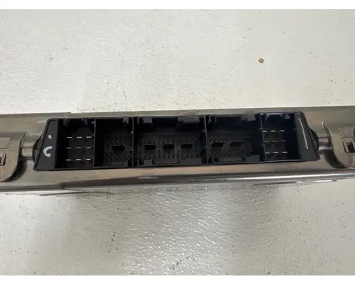 PACCAR Q21-1076-1-100 ECM (Cab Control Module)