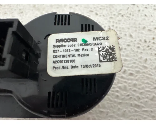 PACCAR Q27-1012-102 Dash  Console Switch