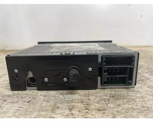 PACCAR Q28-6012-005 Radio