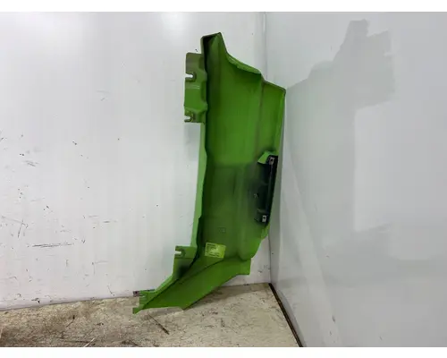 PACCAR R22-6152 Cowl