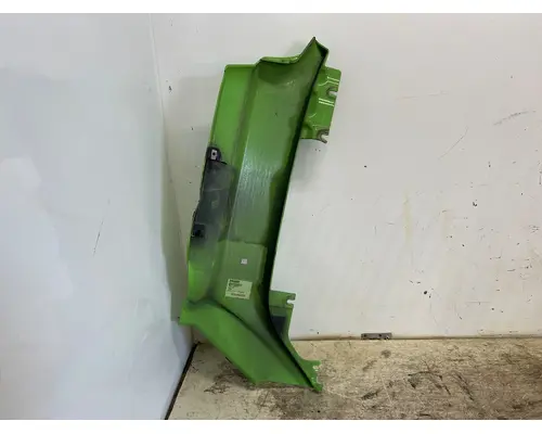 PACCAR R22-6152 Cowl