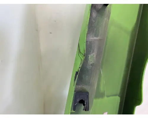 PACCAR R22-6152 Cowl