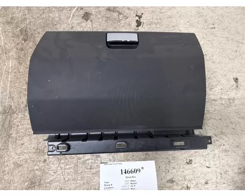 PACCAR S10-6031-0901 Glove Box