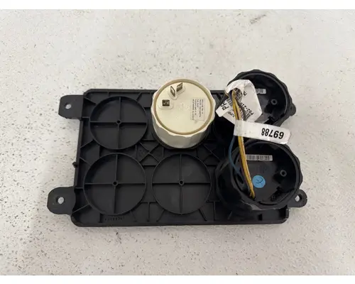 PACCAR S64-1284-0300 Instrument Cluster