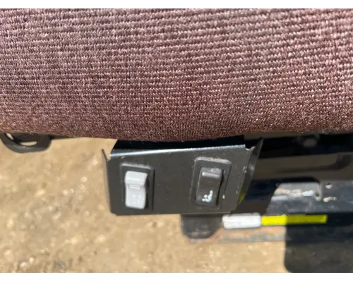 PACCAR S78-1130-116742100 Seat, Front