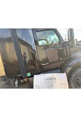 PACCAR T680 Door Assembly, Front