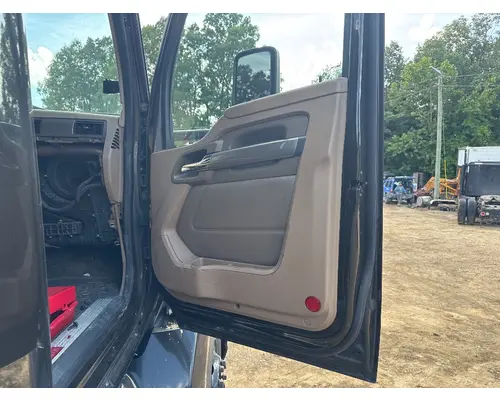 PACCAR T680 Door Assembly, Front