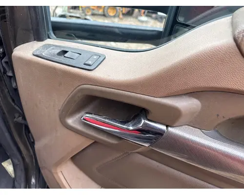 PACCAR T680 Door Assembly, Front