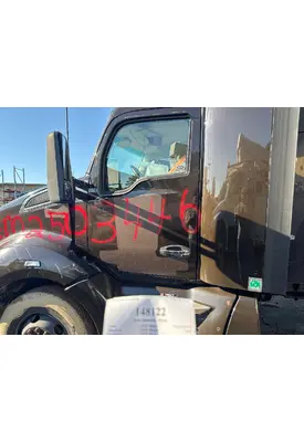 PACCAR T680 Door Assembly, Front