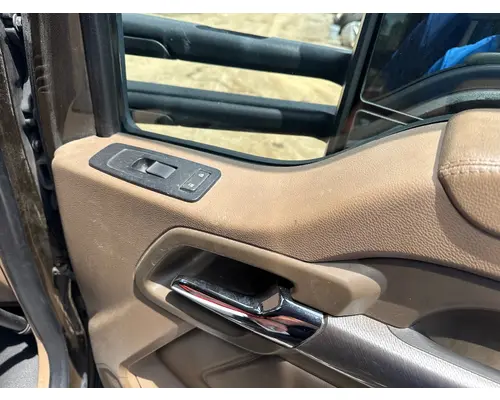 PACCAR T680 Door Assembly, Front
