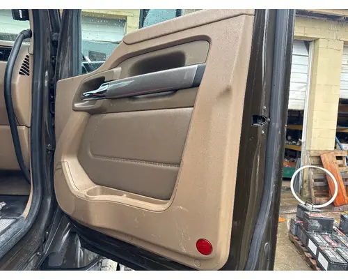PACCAR T680 Door Assembly, Front