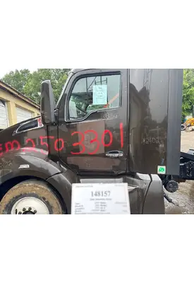 PACCAR T680 Door Assembly, Front