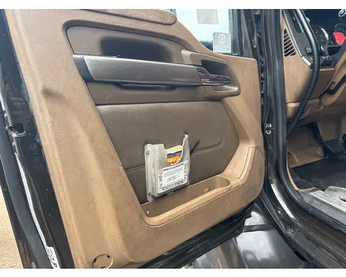 PACCAR T680 Door Assembly, Front