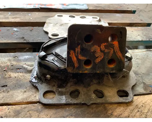 PACCAR T680 Engine Mounts