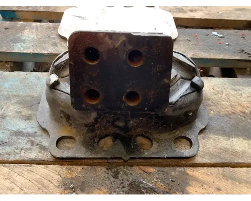 PACCAR T680 Engine Mounts