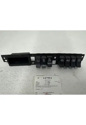PACCAR T680 Switch Panel