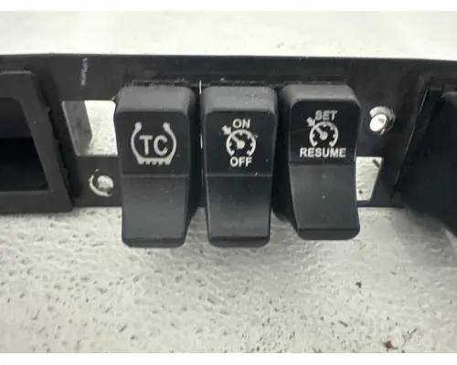 PACCAR T680 Switch Panel